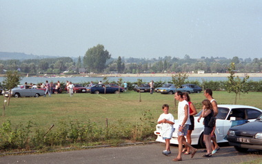 Eintreffen, parkieren, spazieren, geniessen
Arriver, se garer, se promener, profiter
Arrive, park, take a walk, enjoy